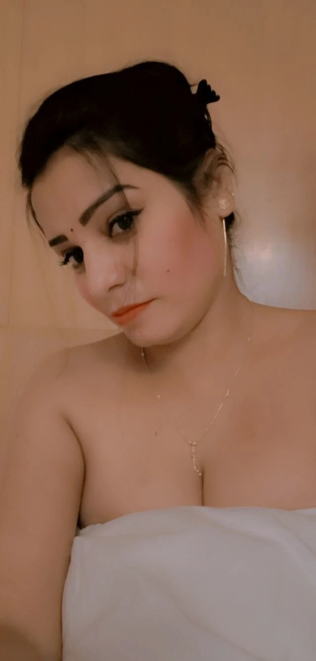 Real Meet Cash Payment Hand To Hand – Indian escort in Pune — 3 / 5