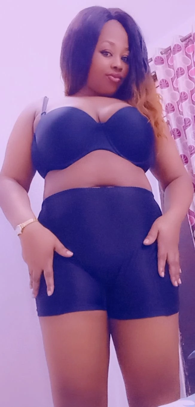 Tia from whitefield – Kenyan escort in Bangalore — 3 / 12