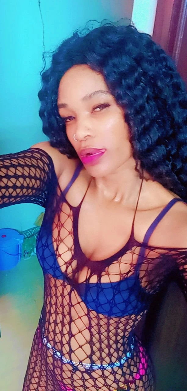 Maya Waters – South African escort in Kathmandu — 8 / 13