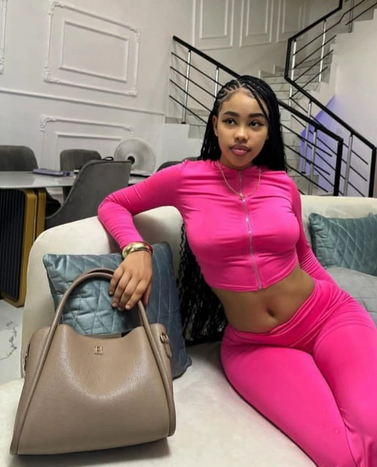 Bella – Tanzanian escort in Indore — 3 / 4