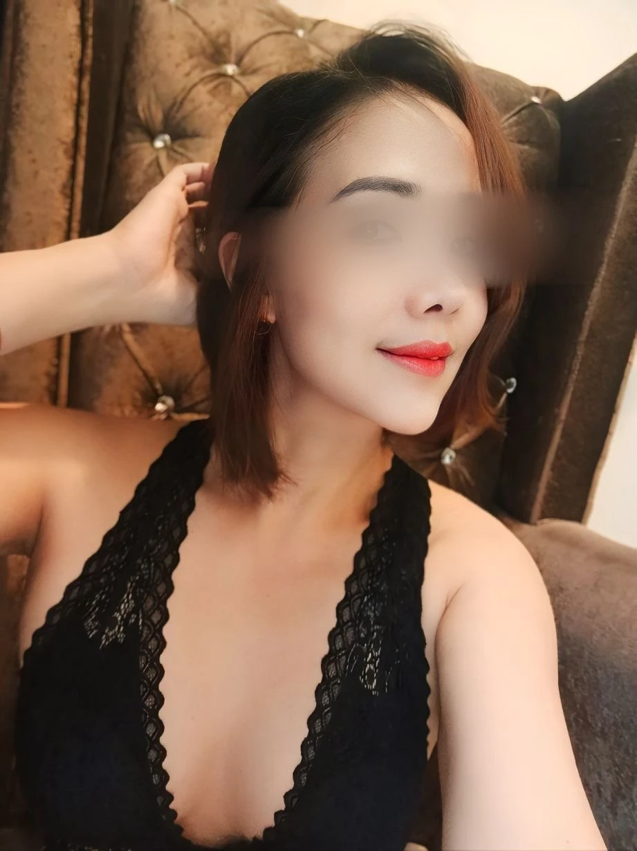 Lara – Cambodian escort in Mumbai — 4 / 6