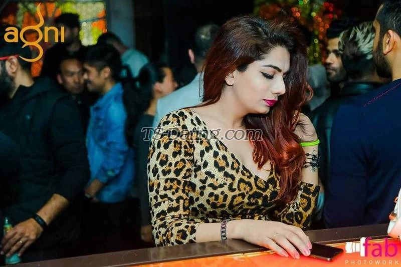 Jasmine Mistress – Indian escort in New Delhi — 2 / 4