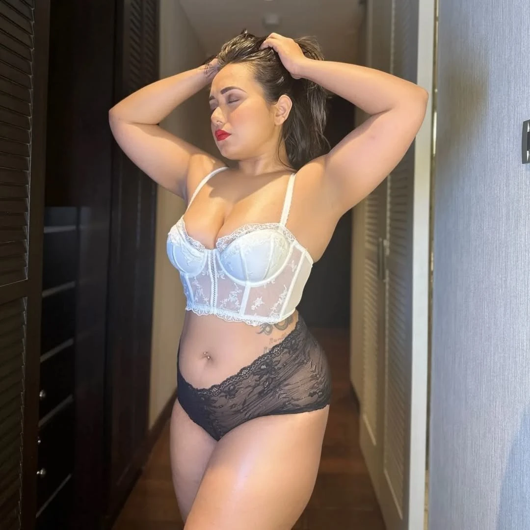 Monika – Indian escort in Navi Mumbai — 2 / 4