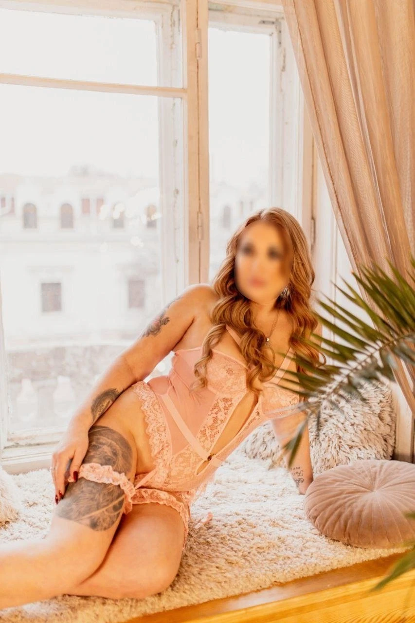 Влада – Ukrainian escort in Kiev — 5 / 6