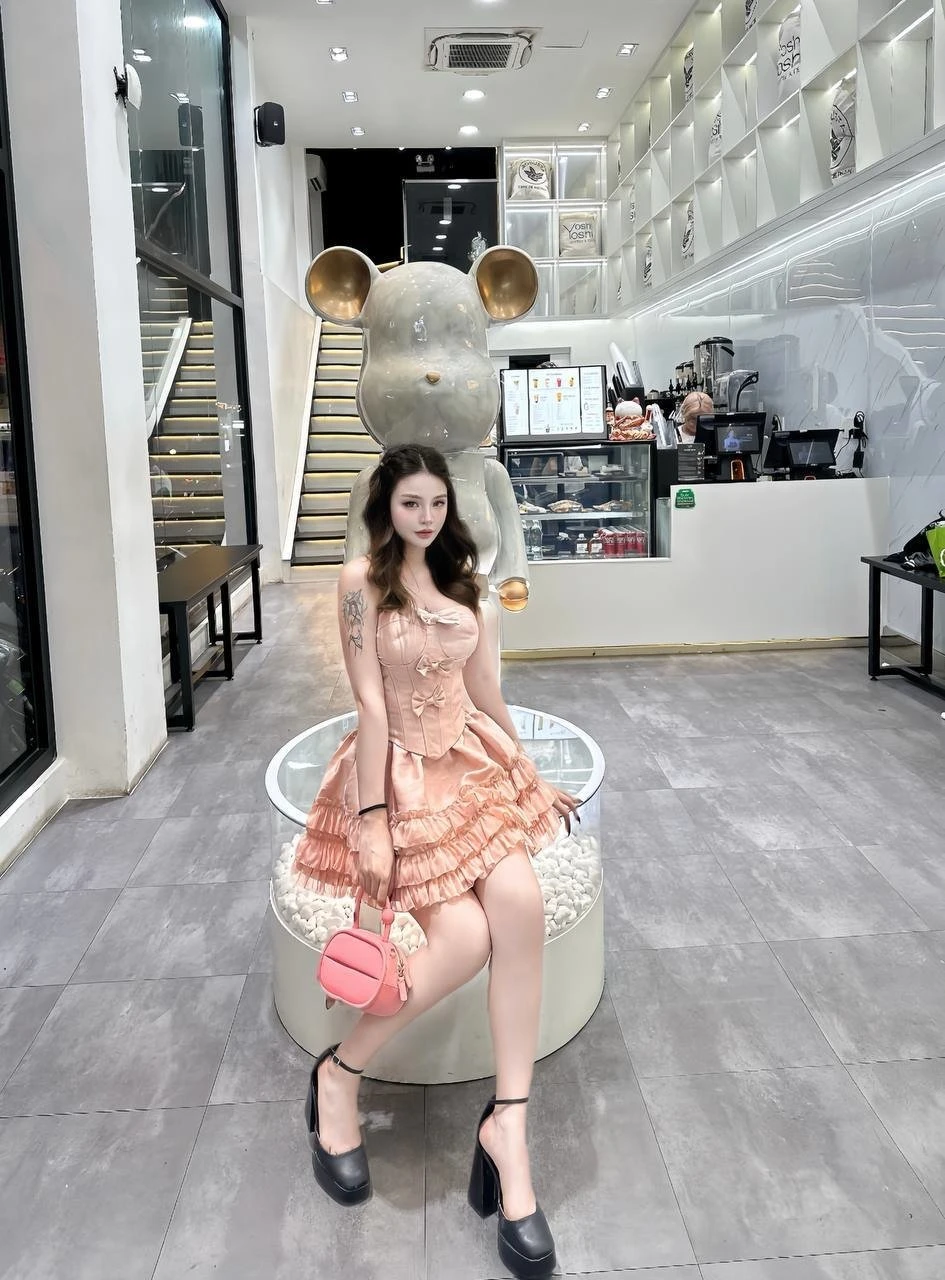 Tini – Vietnamese escort in Ho Chi Minh City — 2 / 12