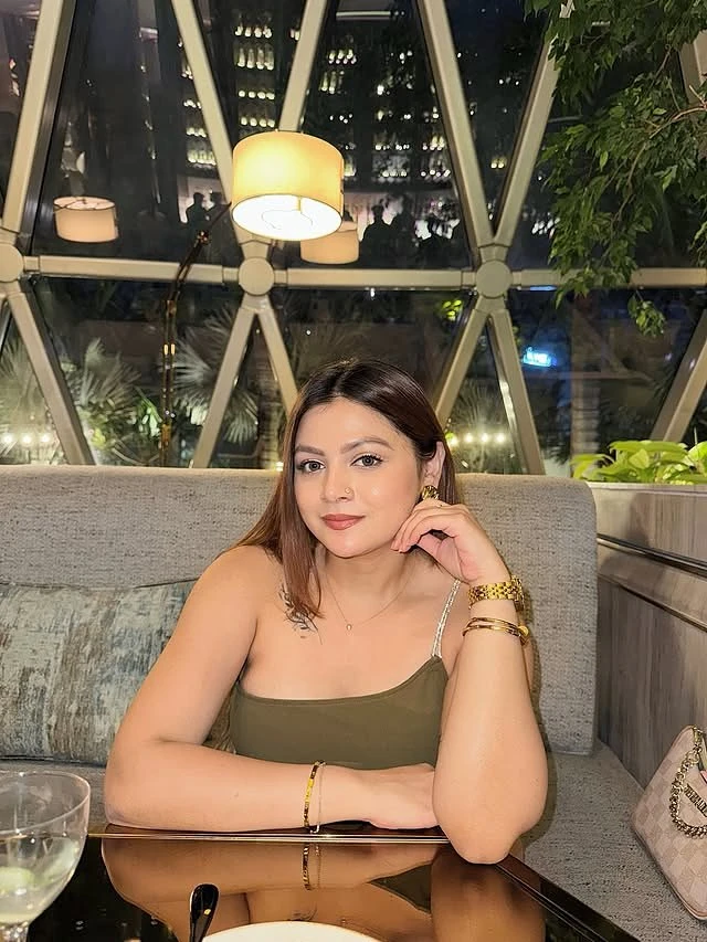 Naira – Indian escort in Kolkata — 5 / 7