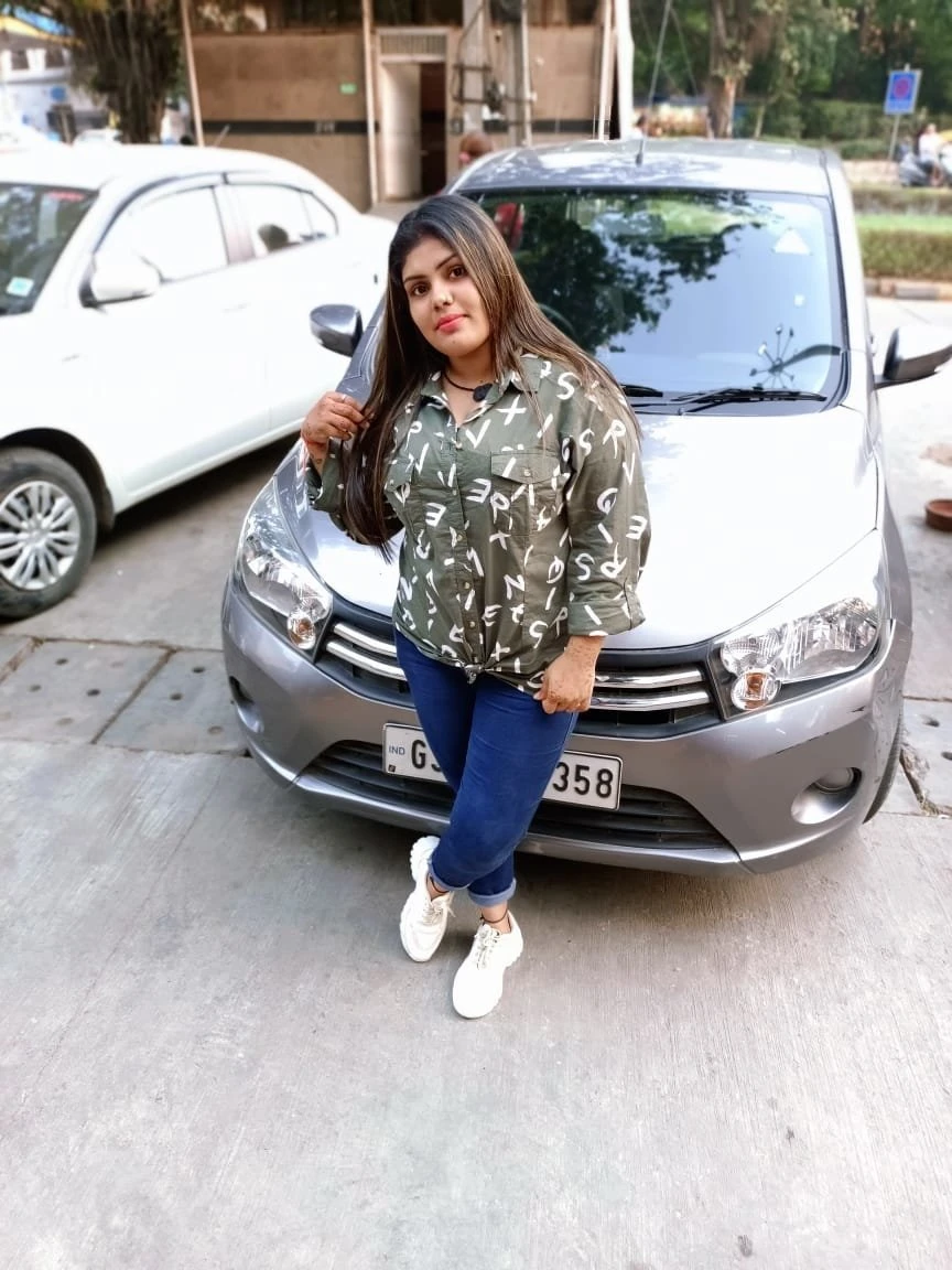 JUHi PARMAR – Indian escort agency in Mumbai — 4 / 5