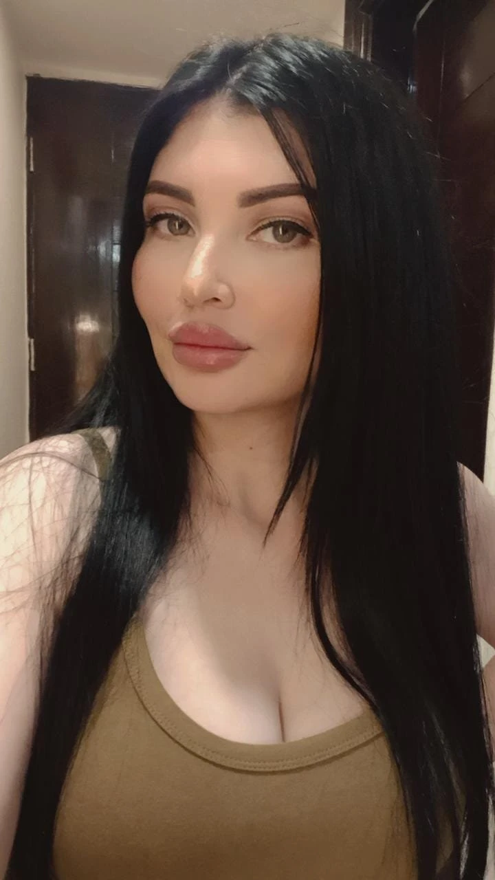 Immature Russian Escort in Cp, Delhi – Russian escort in New Delhi — 10 / 12