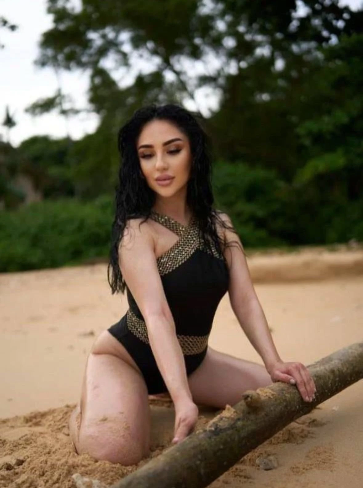 Premium Russian Genuine Model – Russian escort in Pune — 4 / 5