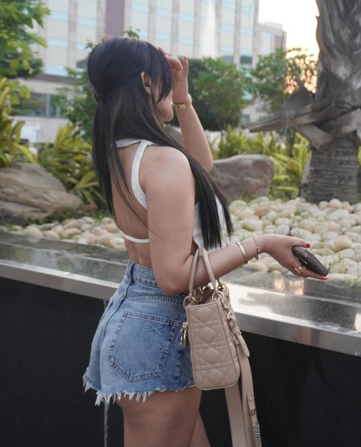 Shruti, 20yrs College Student – Indian escort in New Delhi — 7 / 18