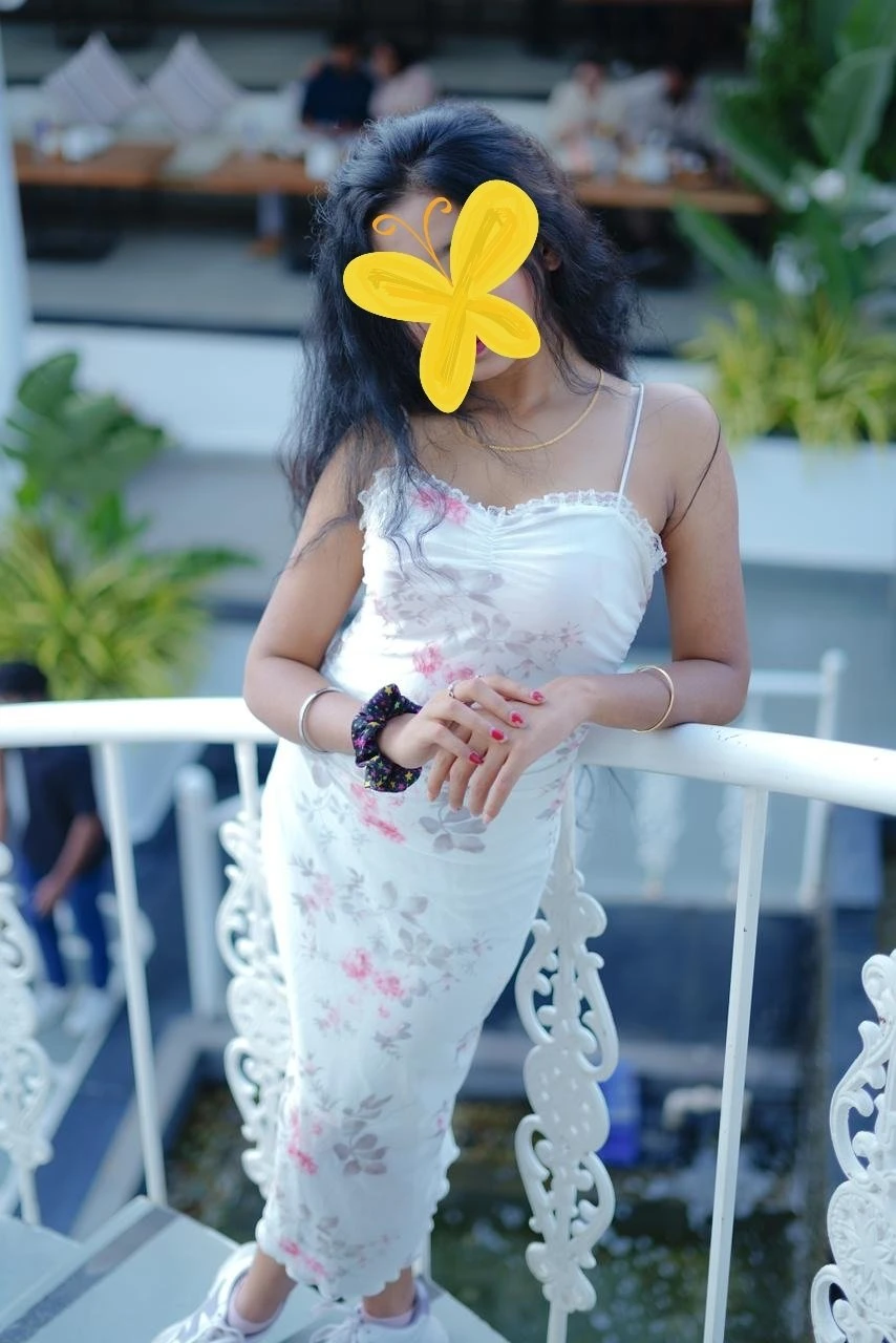 Apoorva Stylish with etiquette – Indian escort in Hyderabad — 5 / 6