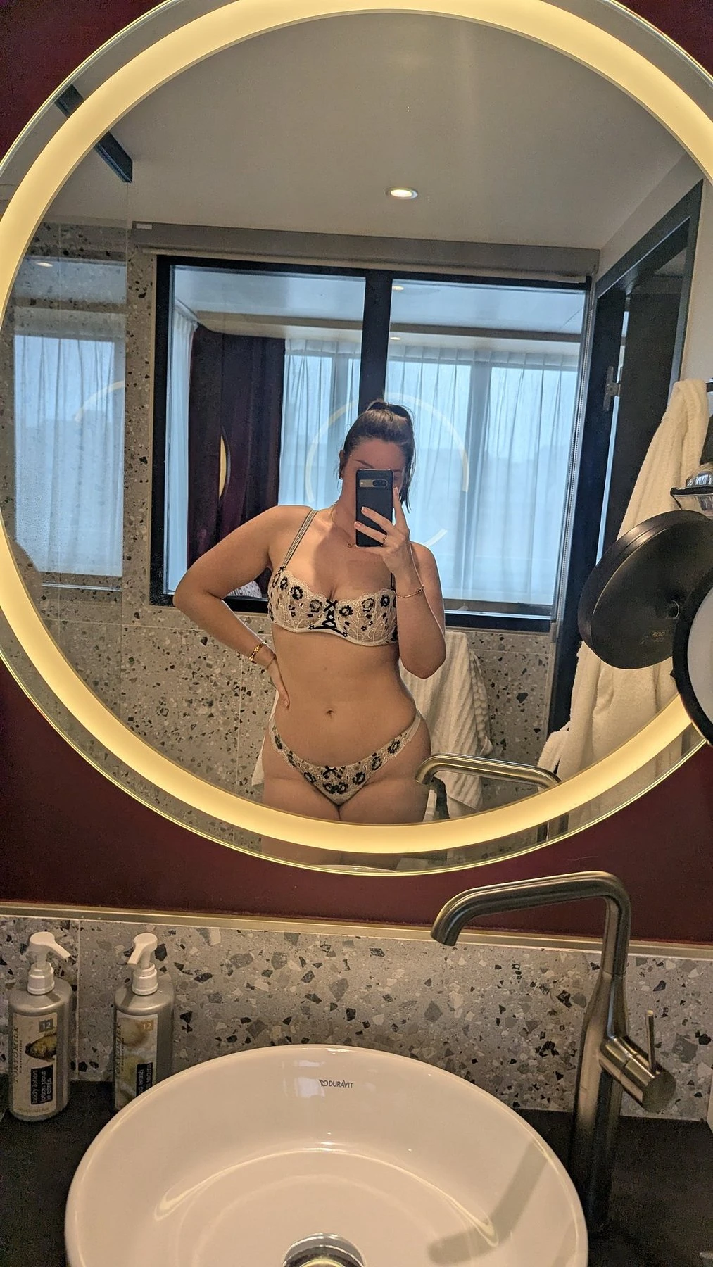 KHLOE ROY – French escort in Pondicherry — 4 / 11