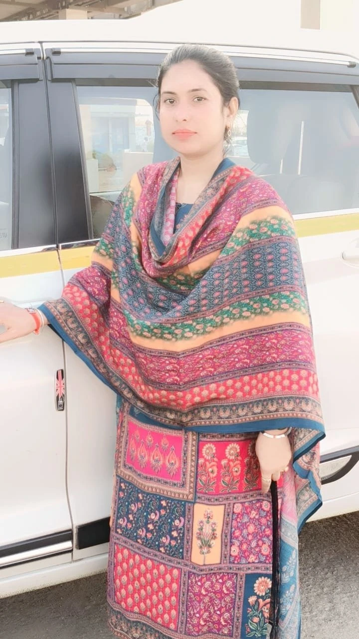Nimrit Saha Cute Girl in Mumbai – Indian escort in Mumbai — 2 / 4