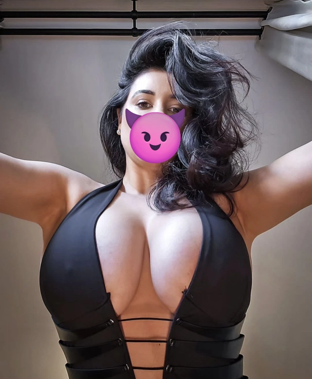 Busty Milf hook up session cam📸🇳🇵 – Nepalese escort agency in Kathmandu — 3 / 5