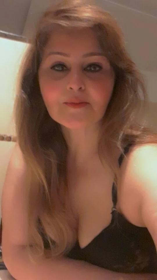 Zara – Pakistani escort in Lahore — 29 / 31