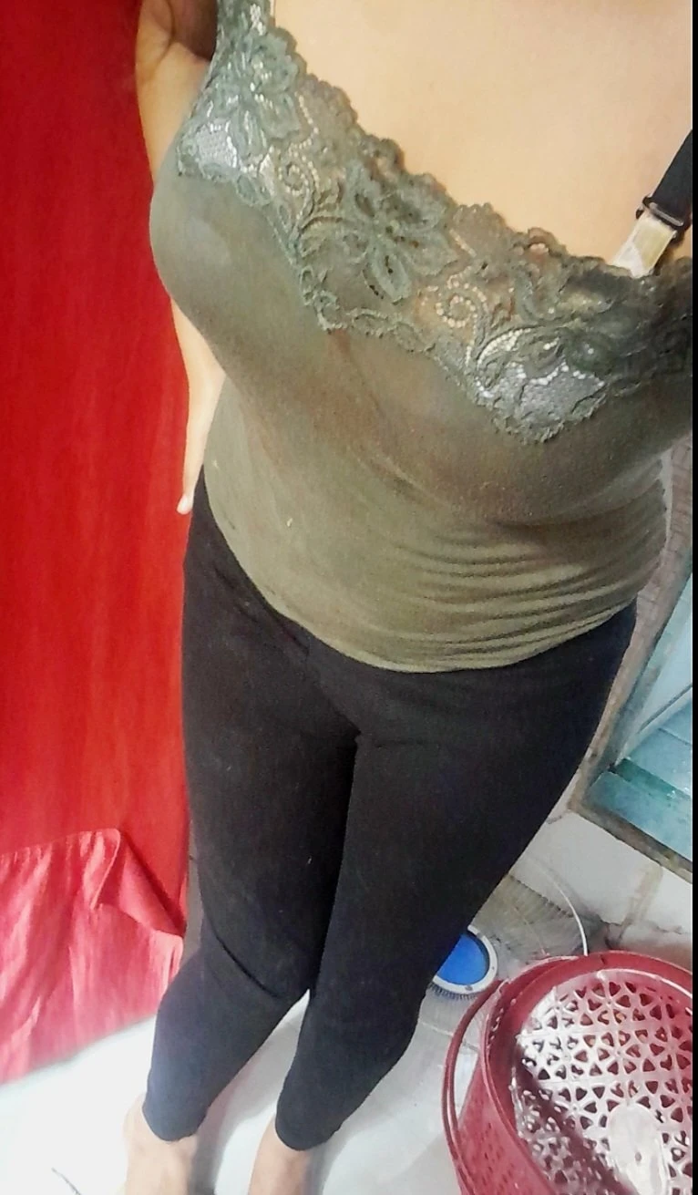 Yazlin – Indian escort in Mumbai — 3 / 4