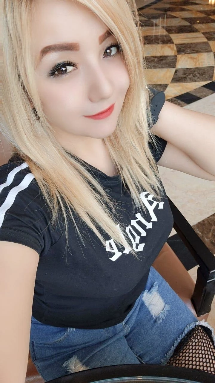 Anna R – Venezuelan escort in Candolim, Goa — 2 / 9