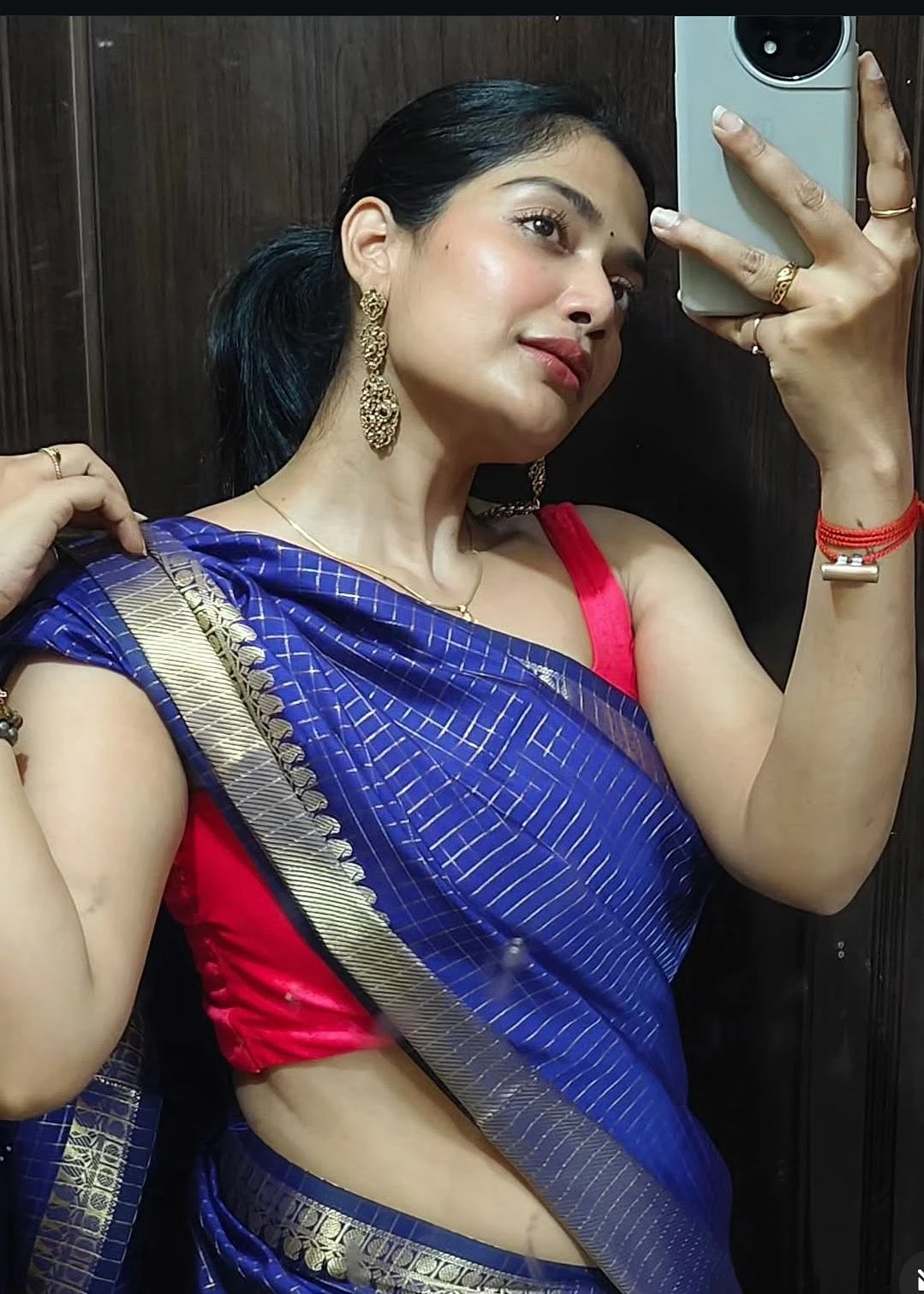 Janvi – Indian escort in Hyderabad — 2 / 4