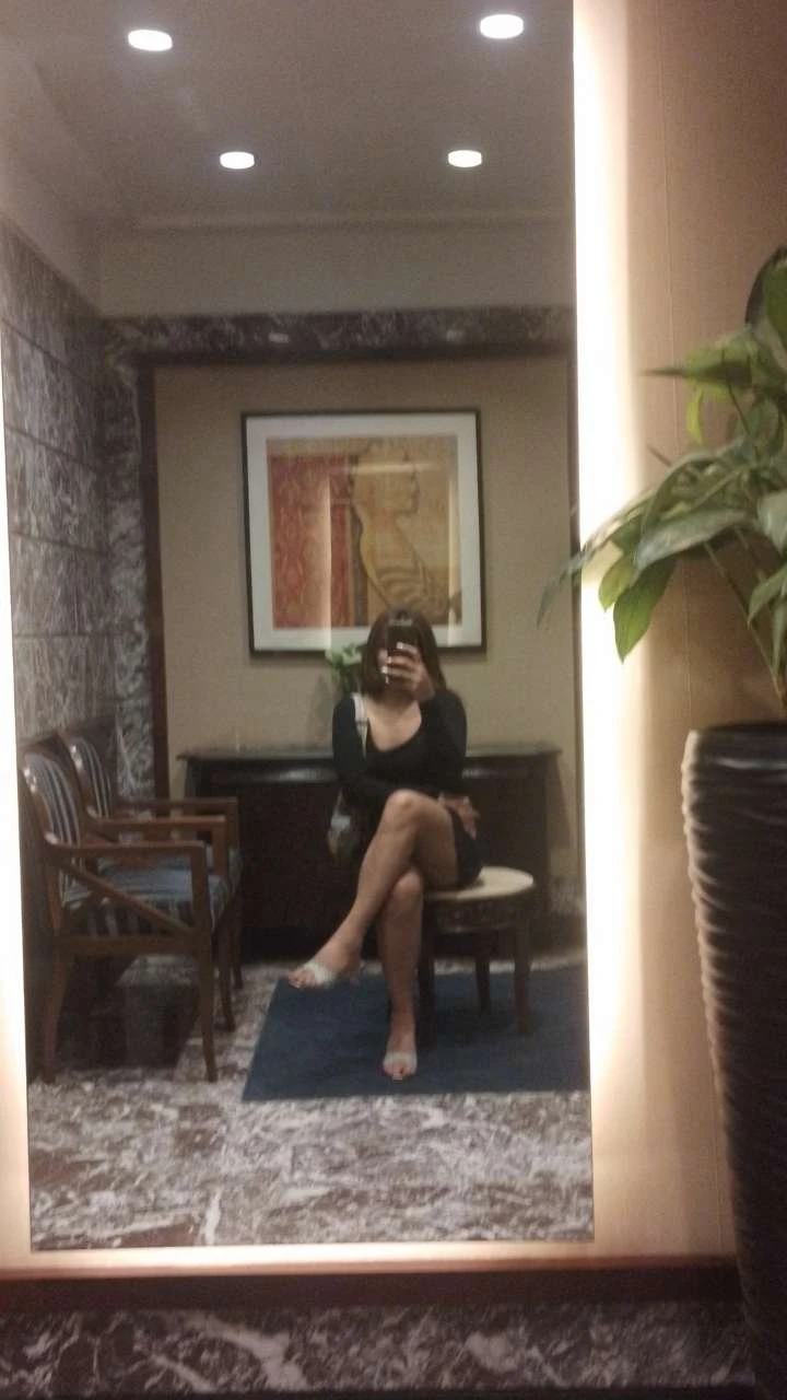 Diya – 21 | Elegant & Sensual – escort in Pune — 3 / 5