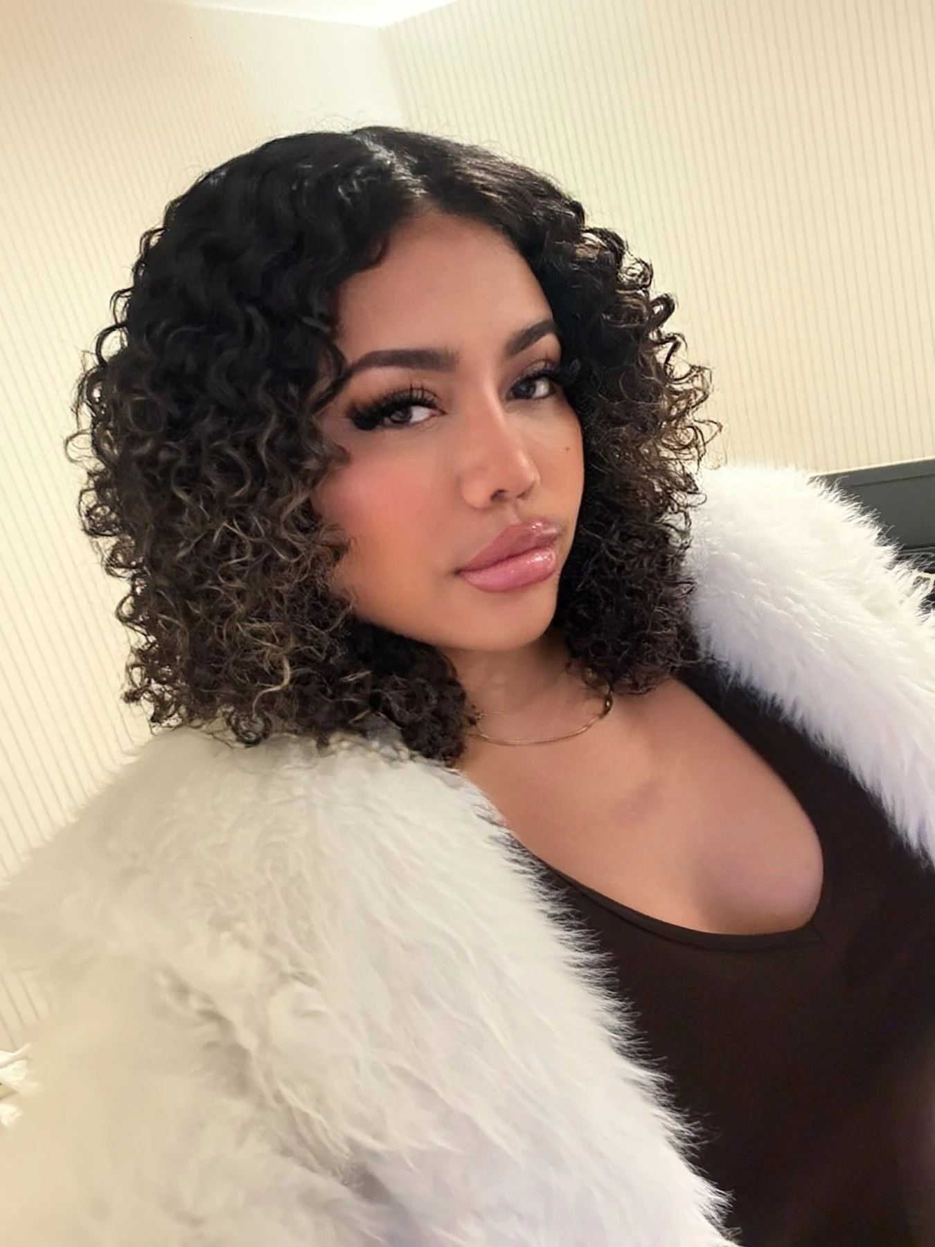 Tiara in Town for few days – Thai escort in Daegu — 4 / 11