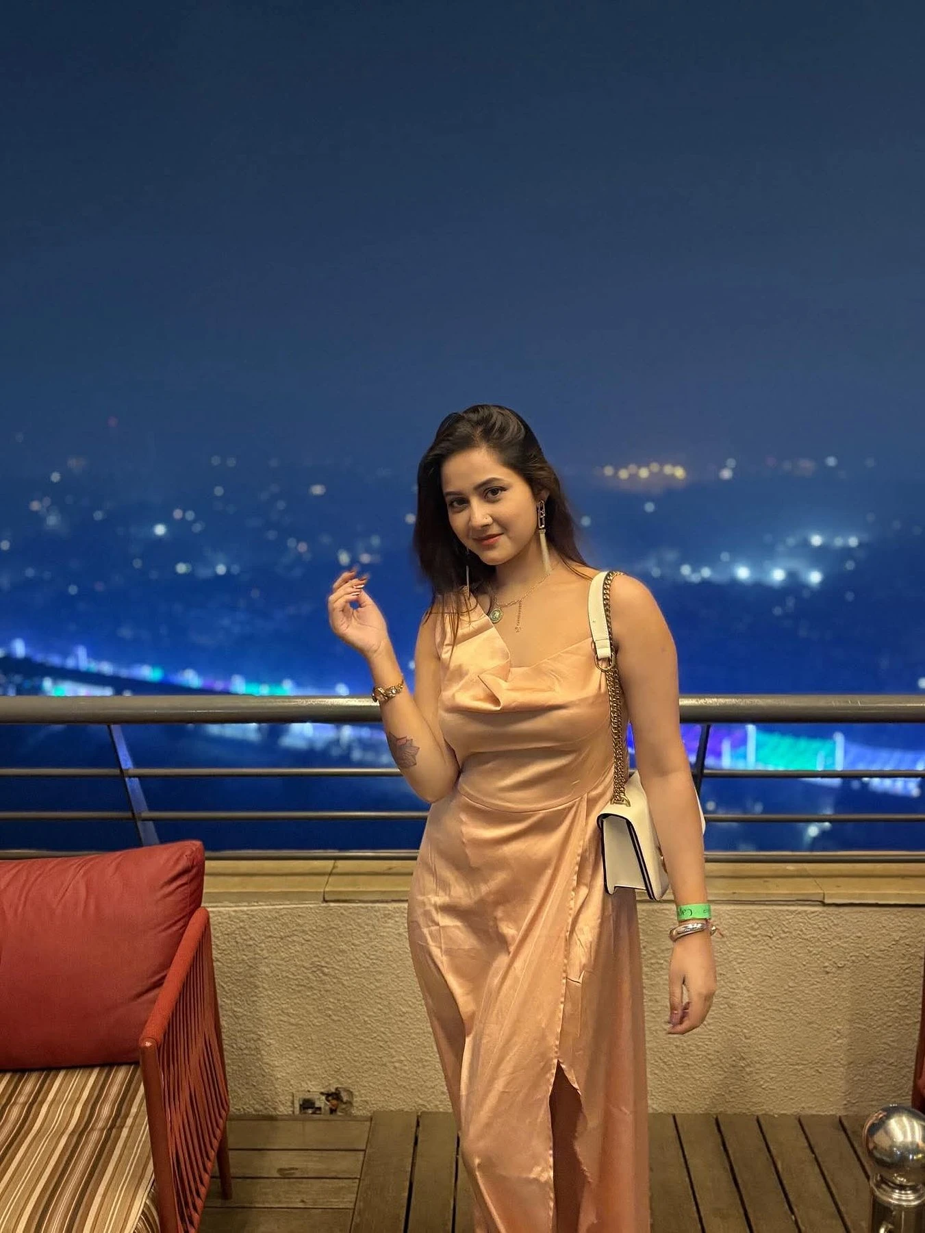 (Cam service available only 500) – Indian escort in Kolkata — 4 / 7