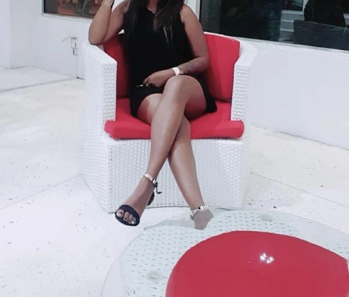 Dinelka – escort in Colombo — 2 / 3