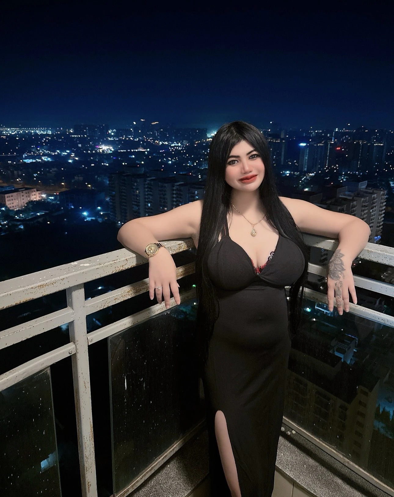 Sexy Farah – Saudi escort in Gurgaon — 5 / 7