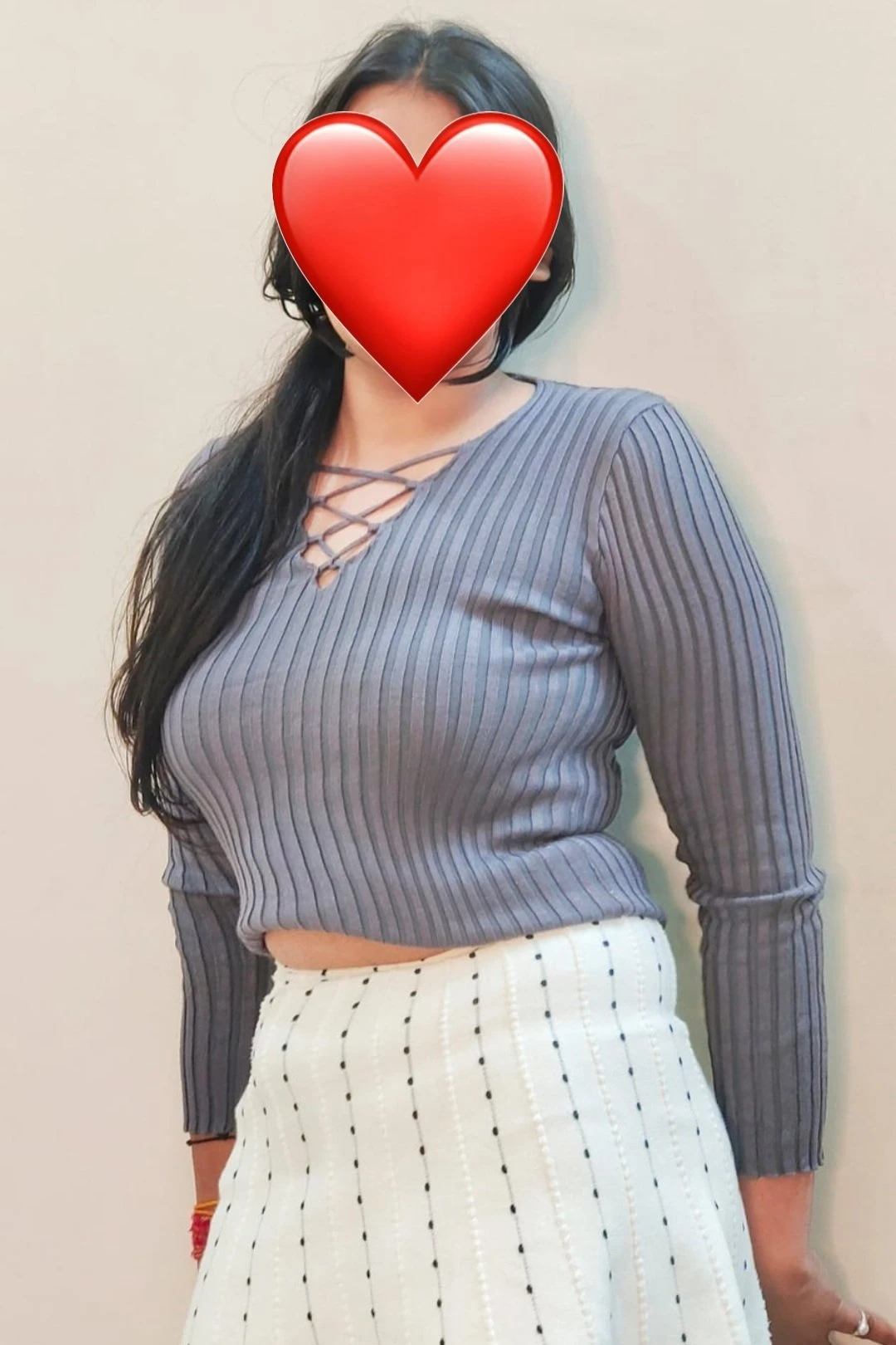 Naina Cam and Real Meet – Indian escort in New Delhi — 3 / 5
