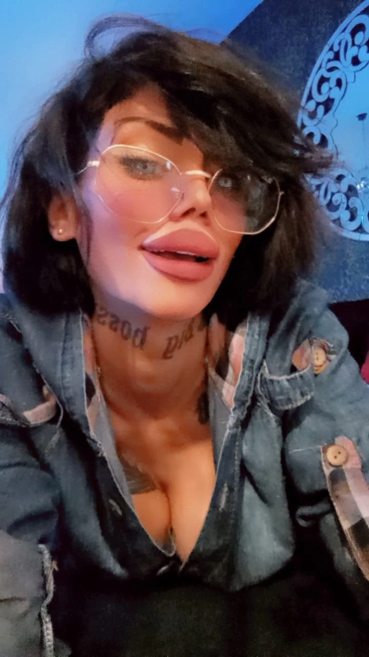 Katrin – Lebanese escort in Beirut — 15 / 23