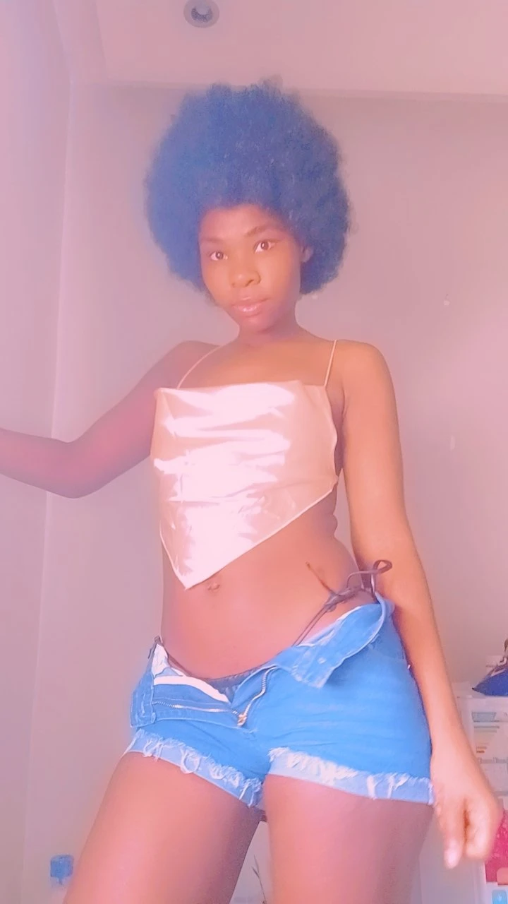 Blackqueenforoutcallandincalls – Malian escort in Kampala — 4 / 12