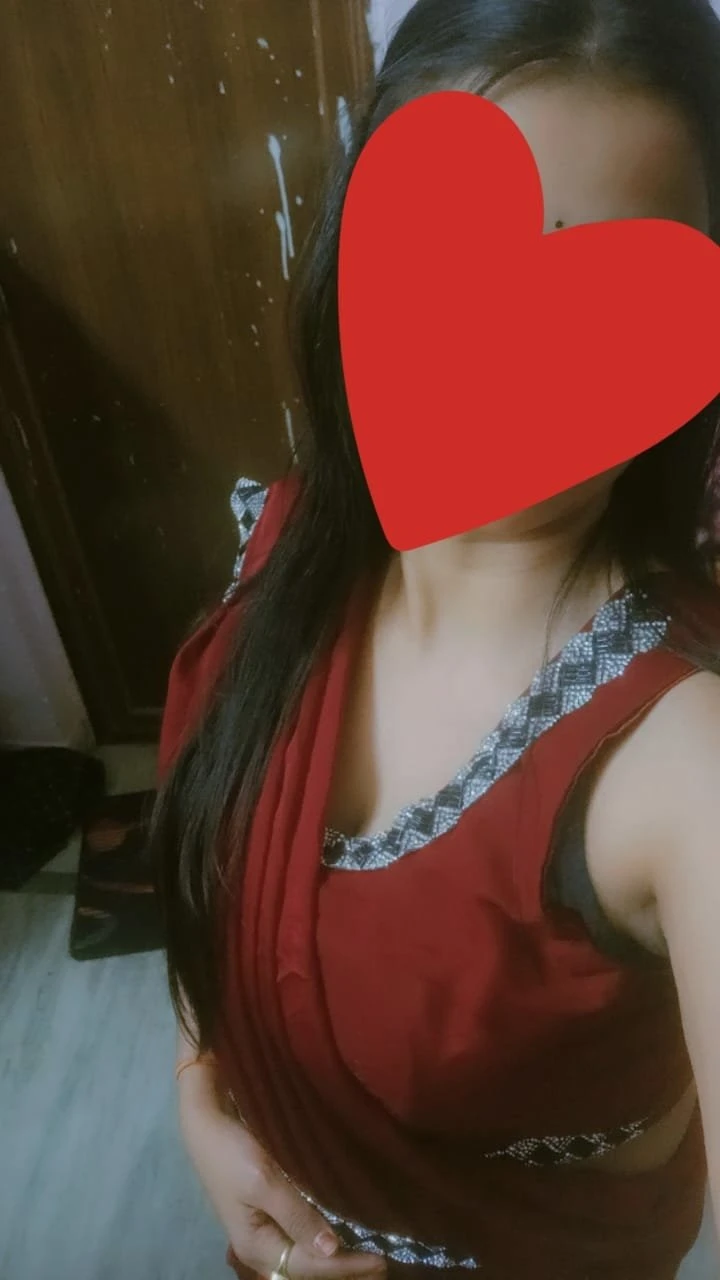 i am Deepti Alone for cam & meet – Indian escort in New Delhi — 2 / 12