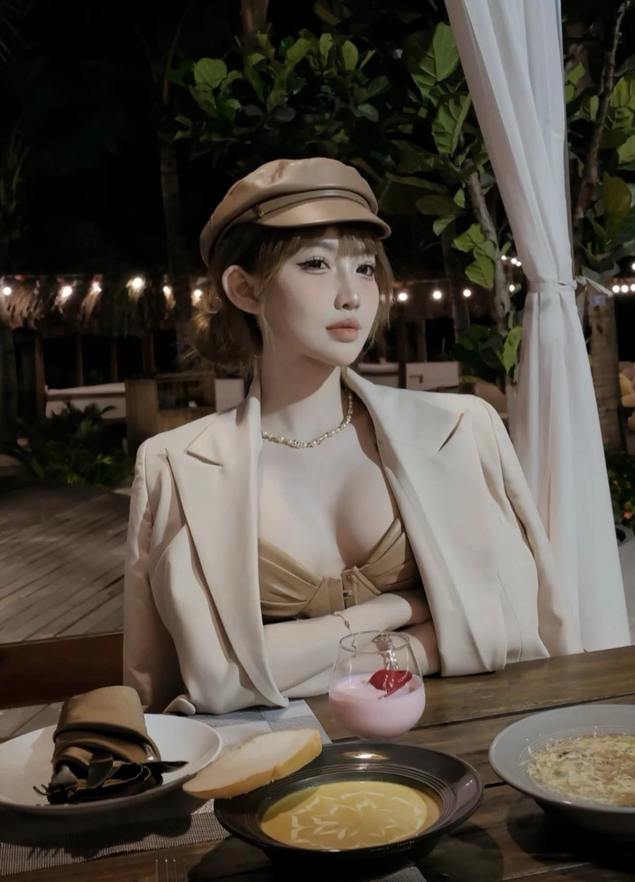 Bilinda – Vietnamese escort in Budva — 5 / 7