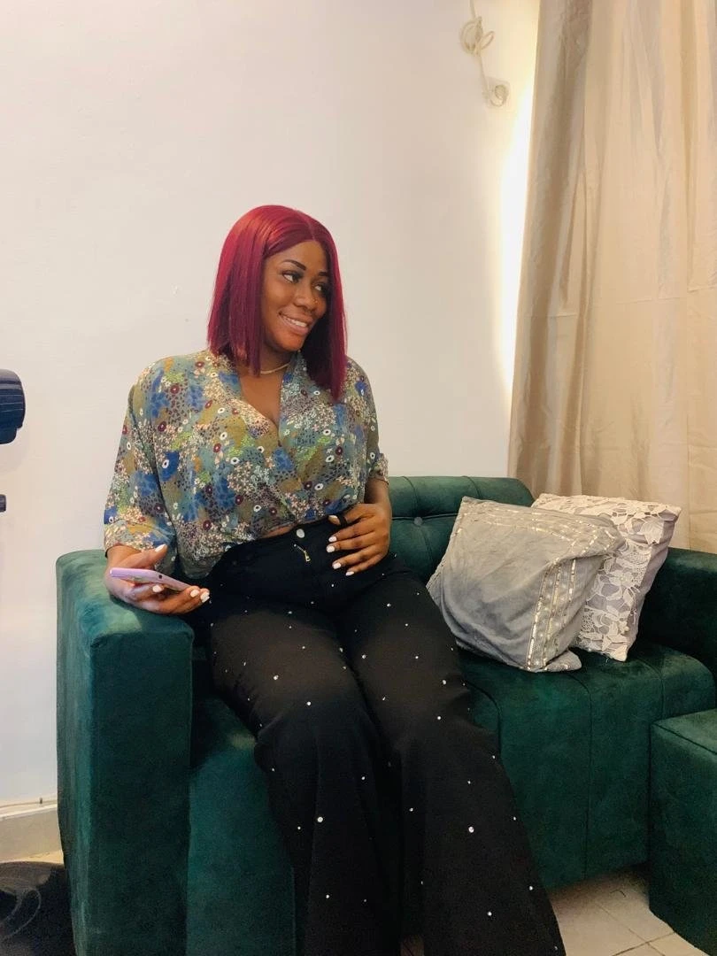 Favor – escort in Abidjan — 3 / 4