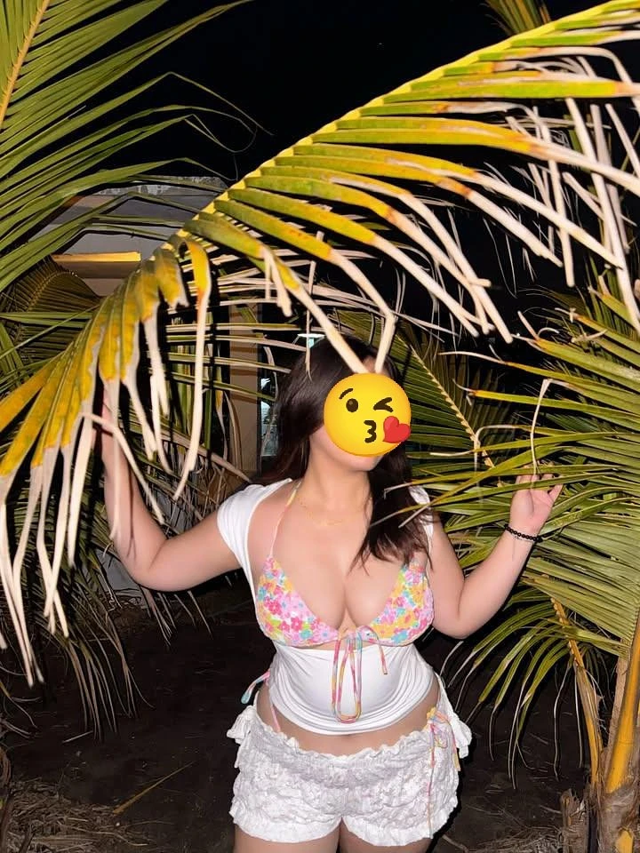 Vineeta Cam Show & Real Meet Escorts – Nepalese escort in Kathmandu — 3 / 4