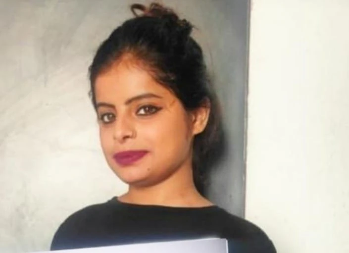 RAGINI SHARMA – Indian escort in New Delhi — 1 / 2