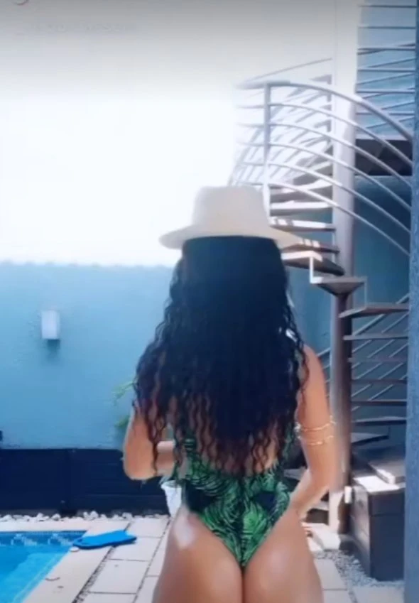 Bijou B' – Ivorian escort in Abidjan — 2 / 5