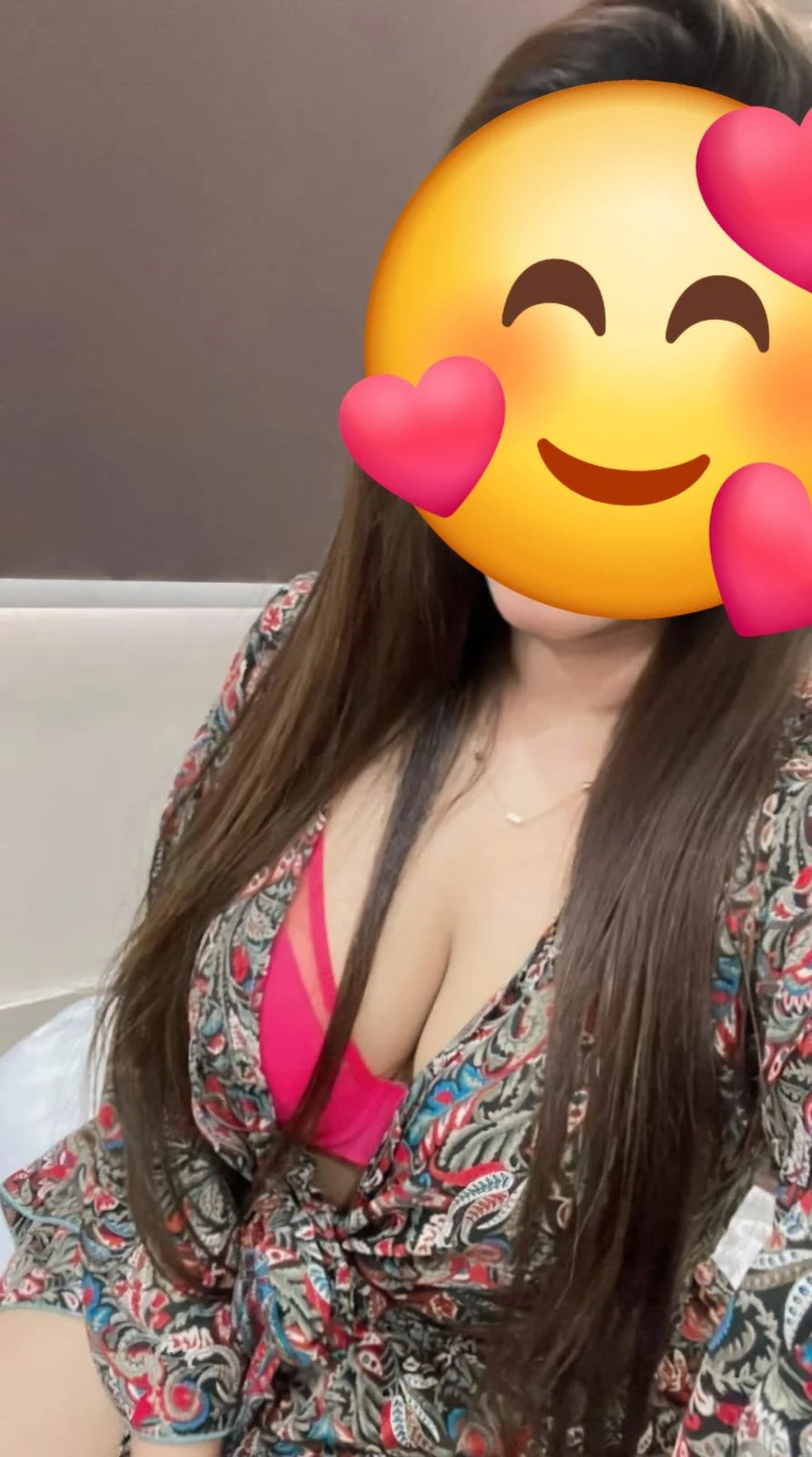 Noya Independent Real Meet Cam Show – Indian escort in Mumbai — 5 / 6