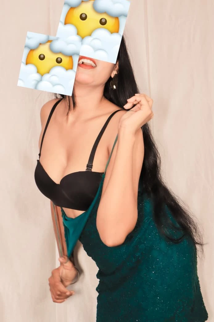 Neha – Indian escort in New Delhi — 2 / 11