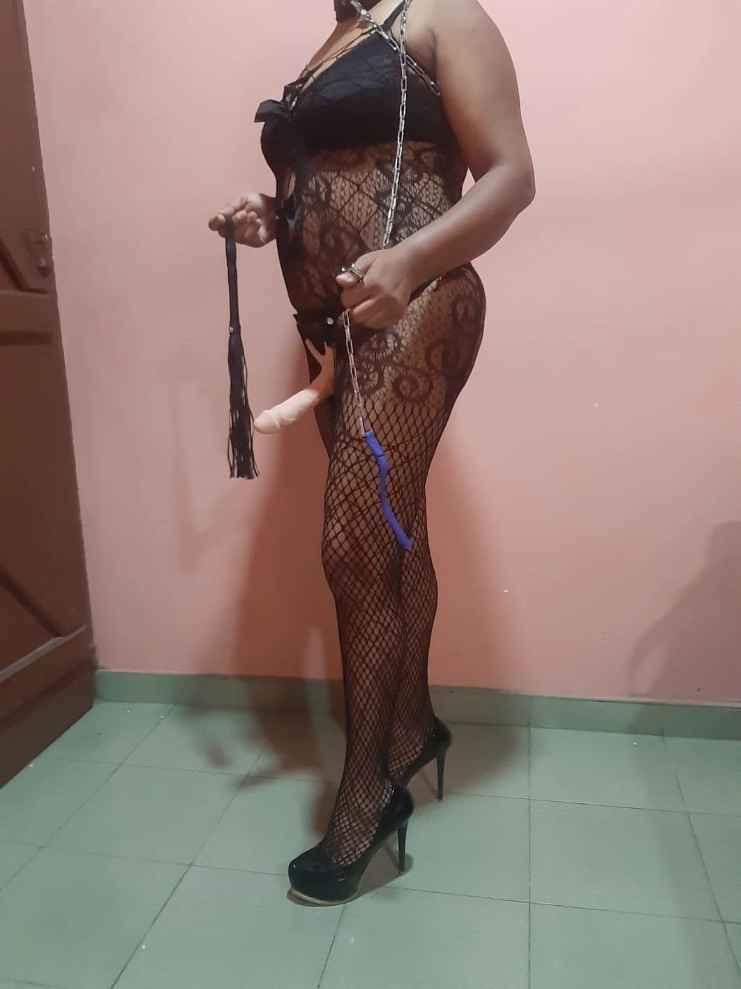 Mistress Punishmet Treatment,Dominatrix – Sri Lankan dominatrix in Colombo — 3 / 5