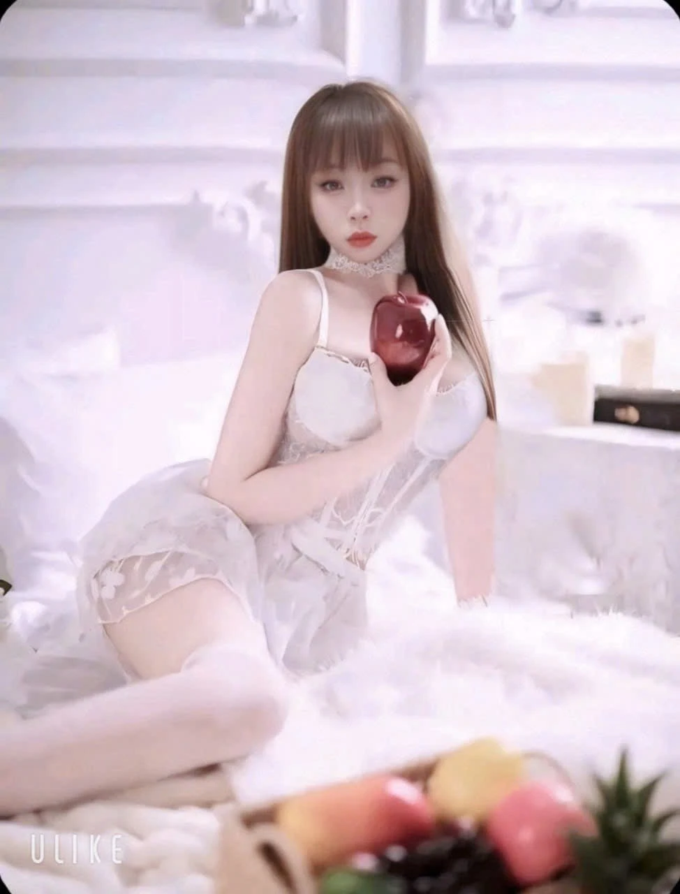 Lily – Vietnamese escort in Vientiane — 5 / 7