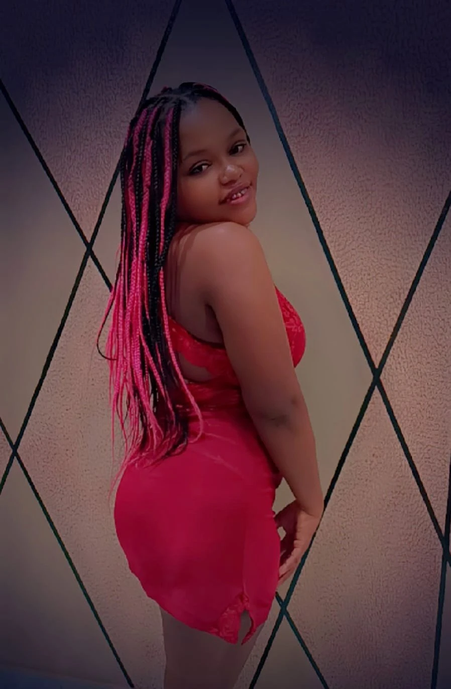Leila – Namibian escort in Hyderabad — 2 / 5