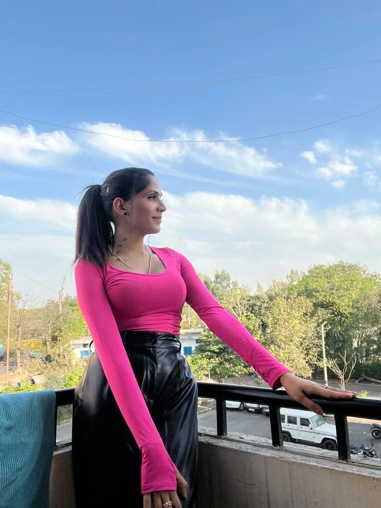 Simran Kaur, only video services – Indian escort in New Delhi — 3 / 7