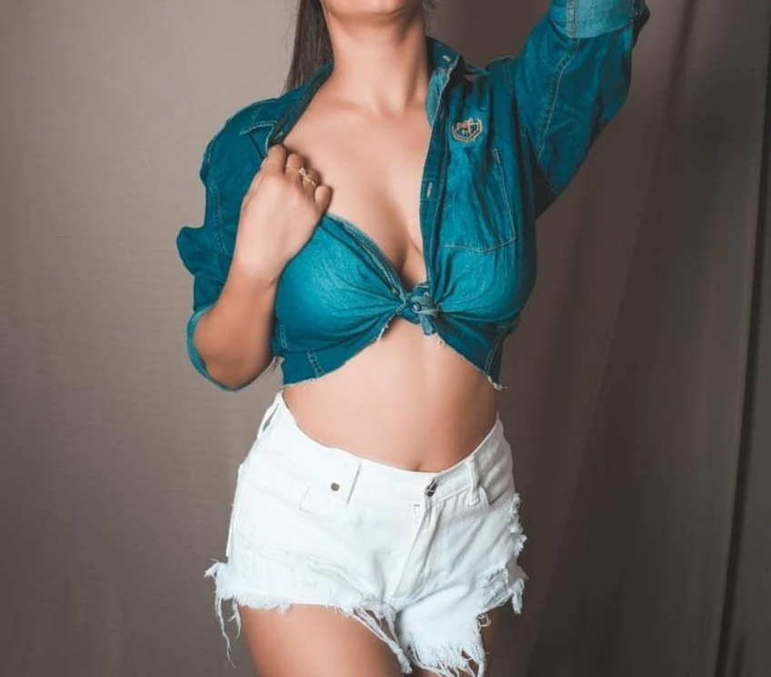 Zoya – Indian escort in New Delhi — 1 / 14