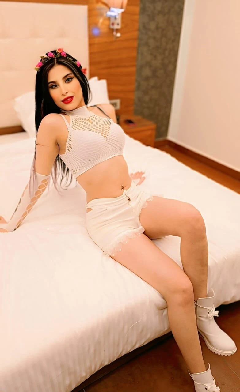 Line – Lebanese escort in Beirut — 7 / 11