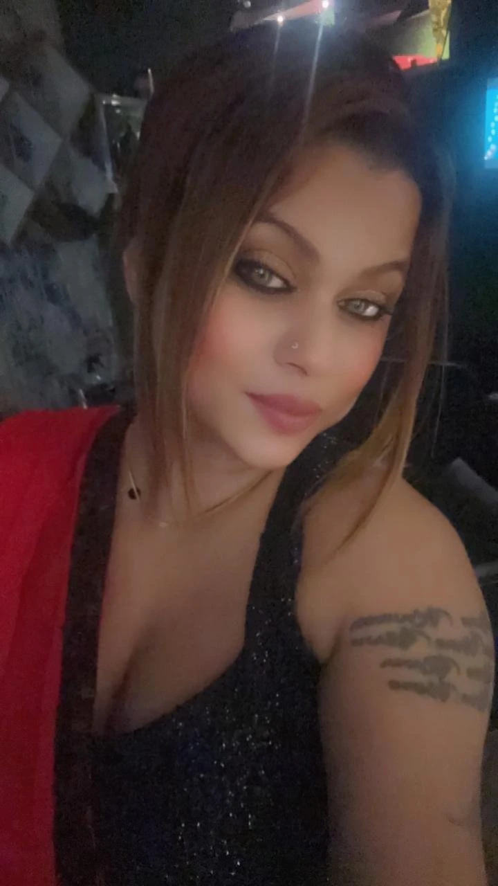 Shweta – Indian escort in Kolkata — 13 / 14
