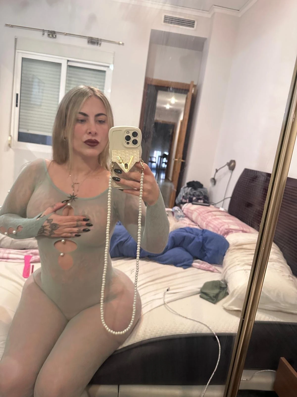 Rosalia – Spanish escort in Seoul — 5 / 18