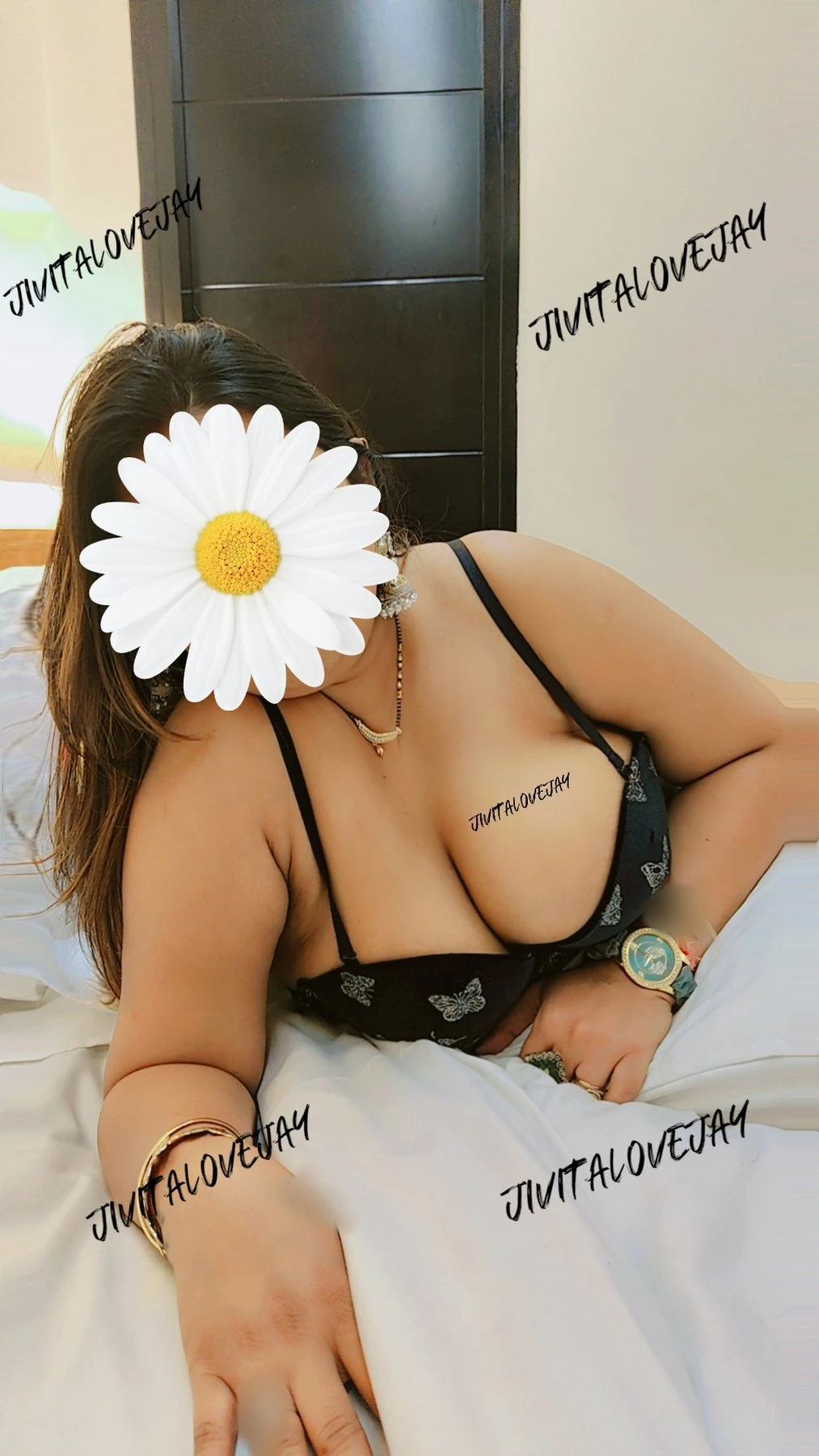 Jivita Jay housewife meet cam dirty chat – Indian escort in Noida — 15 / 21