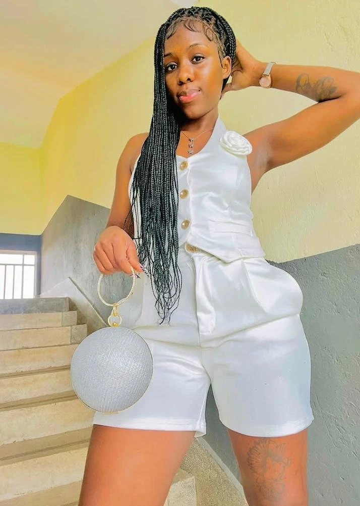 Apple – South African escort in Noida — 2 / 5