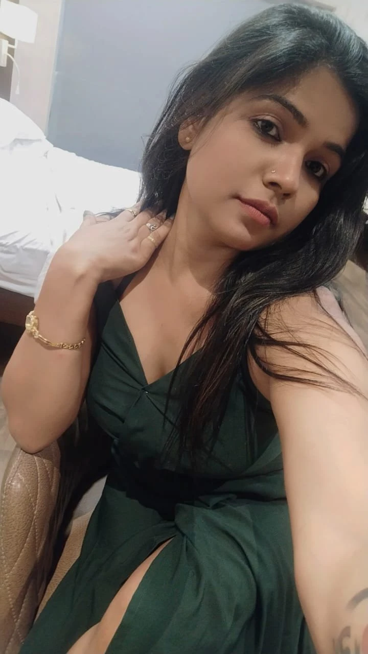 Simi Indipendent Cam & Real Meet – Indian escort in Kolkata — 3 / 5