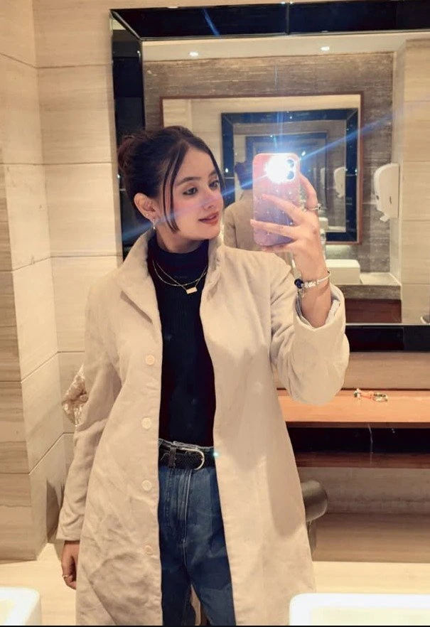 Ritika – Indian escort in Kochi — 3 / 4
